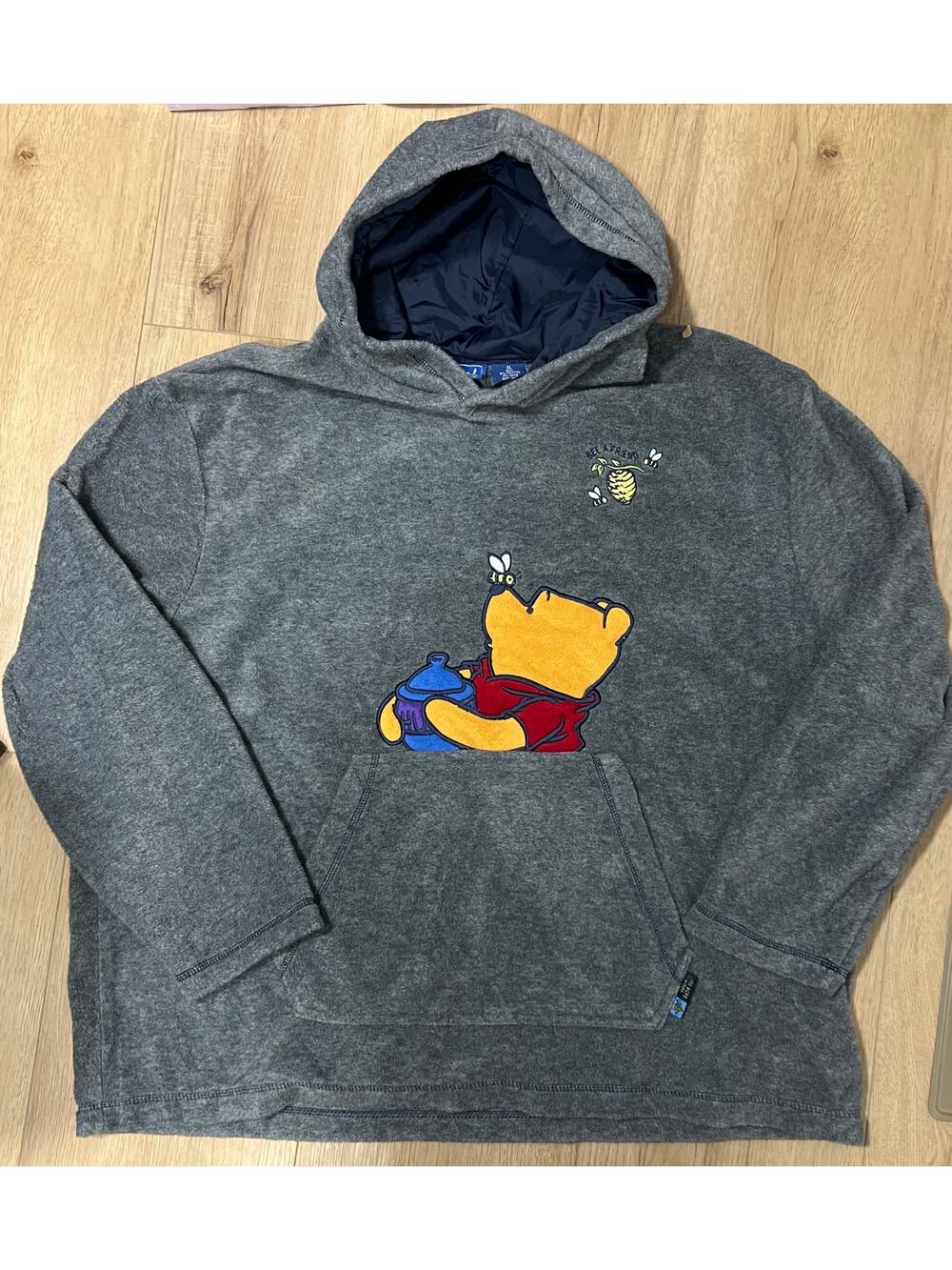 Vintage Winnie the Pooh fleece hoodie, Disney Store XL, Bee a Friend0